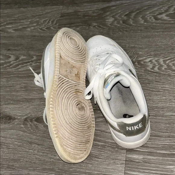 NIKE White Sneakers with Silver Accents - Picture 5 of 6